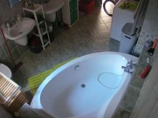 voyeurcam-julmodels-bath-1st-1 camsoda stream image