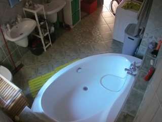 voyeurcam-julmodels-bath-1st-1 camsoda stream image