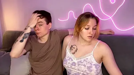 julielourens stripchat stream image