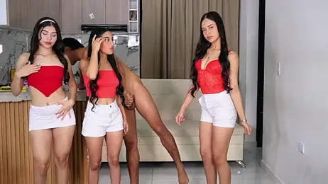 Petiteess stripchat stream image