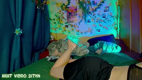 TrickyKitsune stripchat stream image