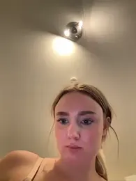 CherryEmmy stripchat stream image