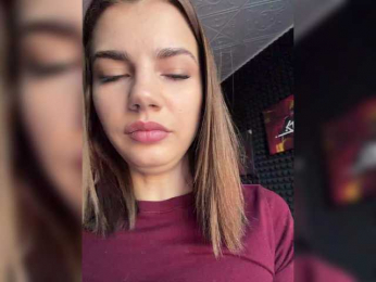 StrawberryGirl bongacams stream image