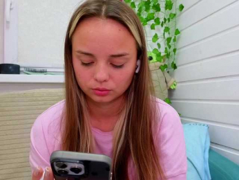 misss-vikki bongacams stream image