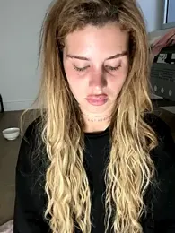 EmiliaCatalina stripchat stream image