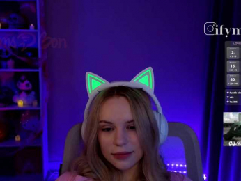 fymryn bongacams stream image