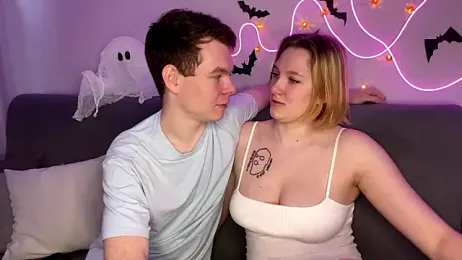 julielourens stripchat stream image