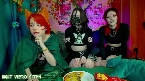 TrickyKitsune stripchat stream image