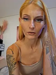 LessiaMia stripchat stream image