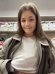 KittyQueeny stripchat stream image