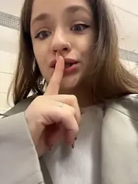 KittyQueeny stripchat stream image