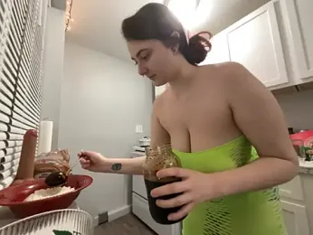 Snowbunnycake_131 stripchat stream image