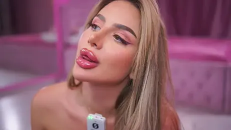 AshleySinn stripchat stream image