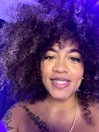 riri_brunnete stripchat stream image