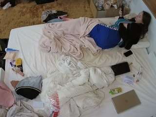 voyeurcam-julmodels-whitebed-3 camsoda stream image