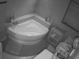 voyeurcam-julmodels-bath-1st-2 camsoda stream image