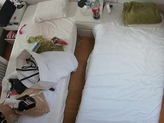 voyeurcam-julmodels-bed-5 camsoda stream image