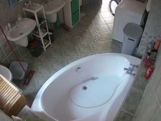 voyeurcam-julmodels-bath-1st-1 camsoda stream image