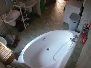 voyeurcam-julmodels-bath-1st-1 camsoda stream image