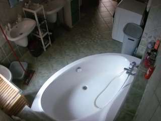voyeurcam-julmodels-bath-1st-1 camsoda stream image