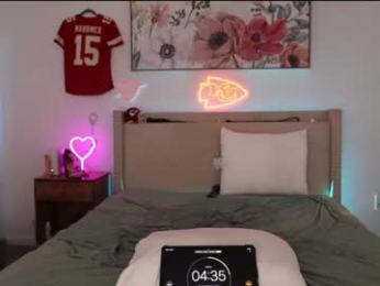 ari_lovexo chaturbate stream image