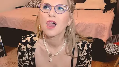 elacoquette stripchat stream image