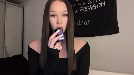 ur_molly stripchat stream image