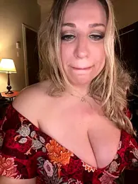 miamellycious stripchat stream image