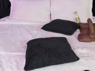 atinxnaugthy camsoda stream image