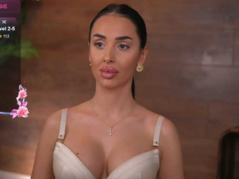 KairaAndrews bongacams stream image