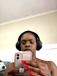 LuciousLips96 stripchat stream image