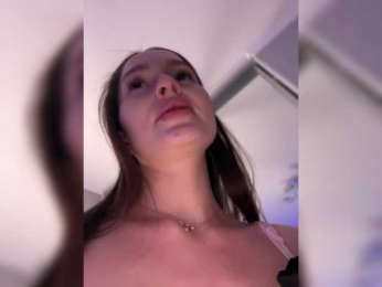 whiteTEA bongacams stream image