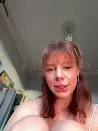 Oopsfoxy stripchat stream image