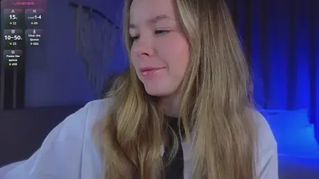 milly_shy stripchat stream image