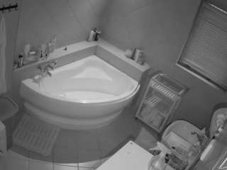 voyeurcam-julmodels-bath-1st-2 camsoda stream image