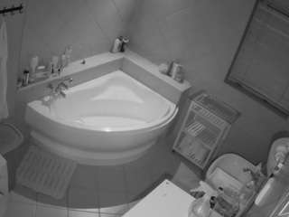 voyeurcam-julmodels-bath-1st-2 camsoda stream image