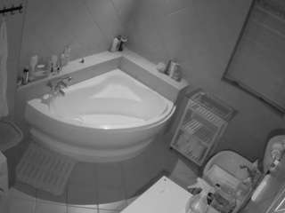 voyeurcam-julmodels-bath-1st-2 camsoda stream image