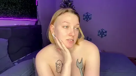 julielourens stripchat stream image