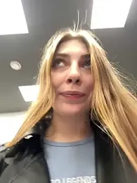 Sunny___Bunny stripchat stream image