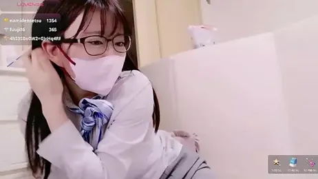 maii- stripchat stream image