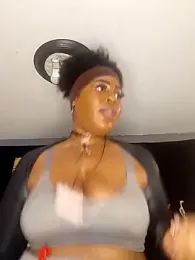 AmazonianMistress stripchat stream image