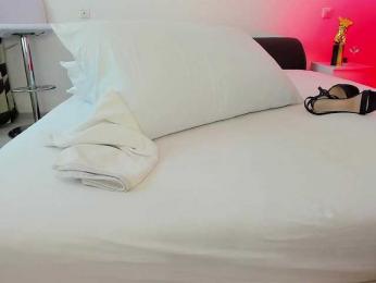 Laranya bongacams stream image