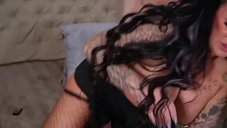 hotmilfbitch stripchat stream image