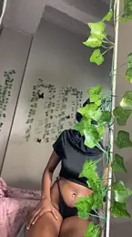 StrawberryXpeach stripchat stream image