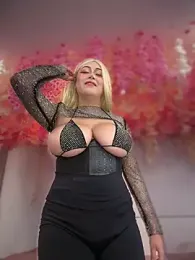 seraphine23 stripchat stream image