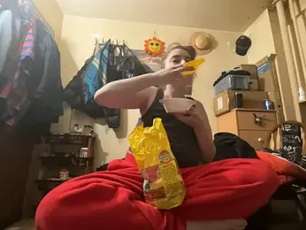 Snowbunnycake_131 stripchat stream image