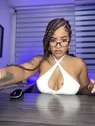 riri_brunnete stripchat stream image