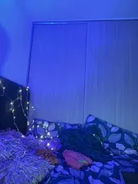 riri_brunnete stripchat stream image