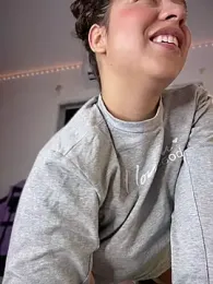 Shara_dreams stripchat stream image