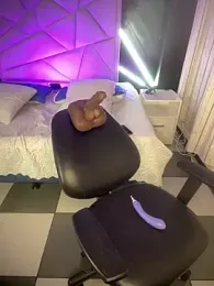 riri_brunnete stripchat stream image